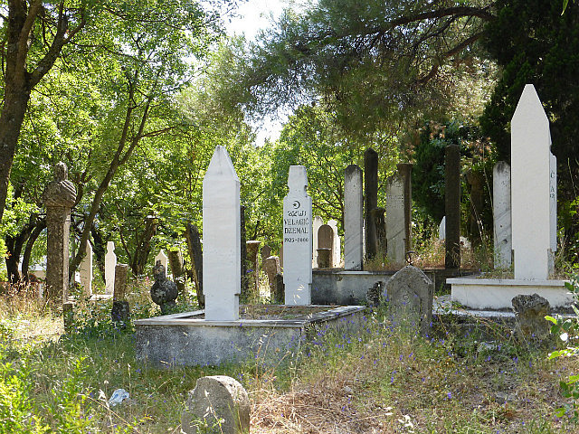 Blagaj walk - Muslim cemetery
